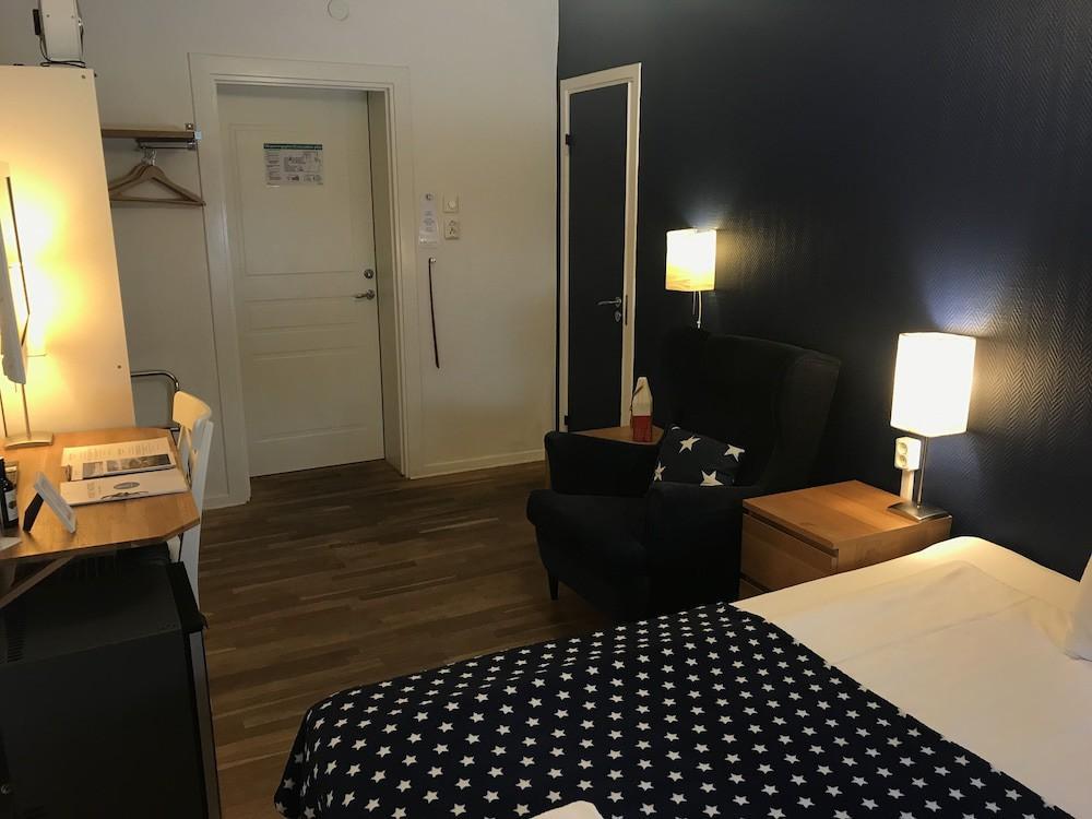קרלסהאמן Port Hotel מראה חיצוני תמונה